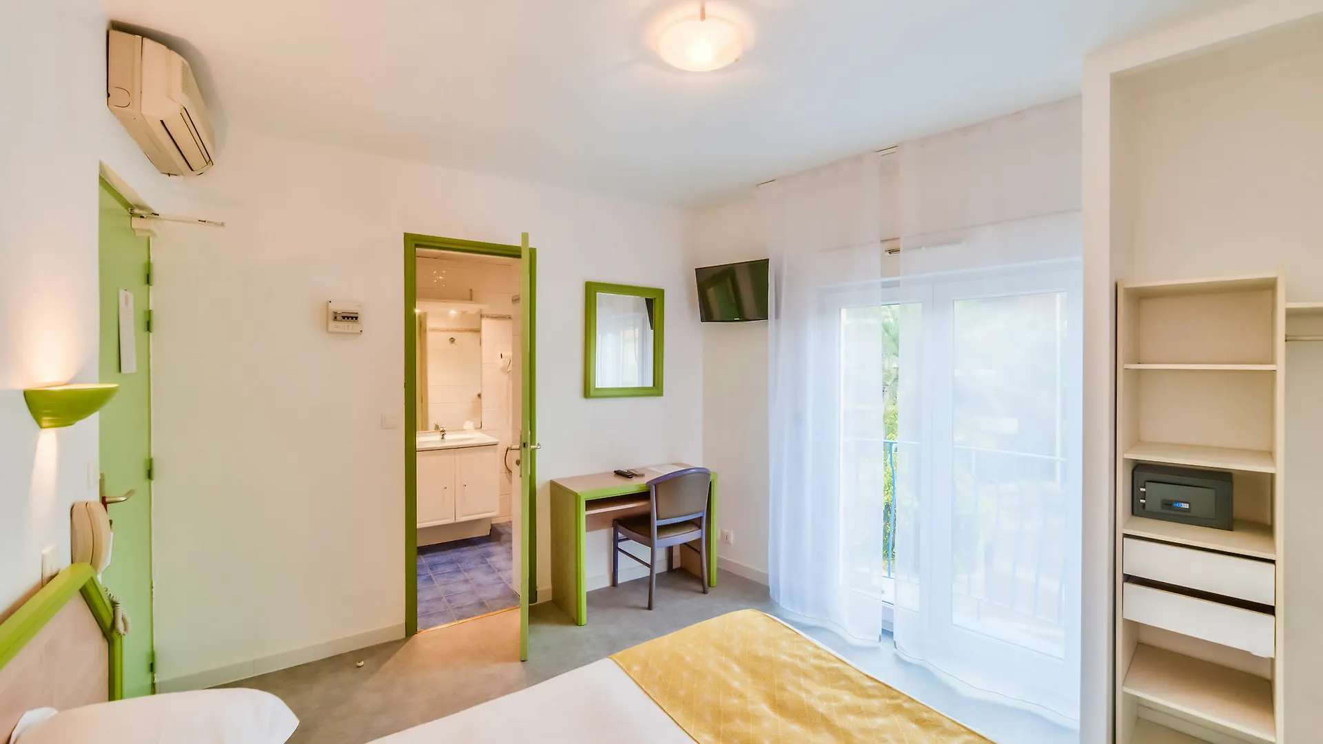 Hotel Provencal Saint-Raphael   Saint-Raphael (Var)